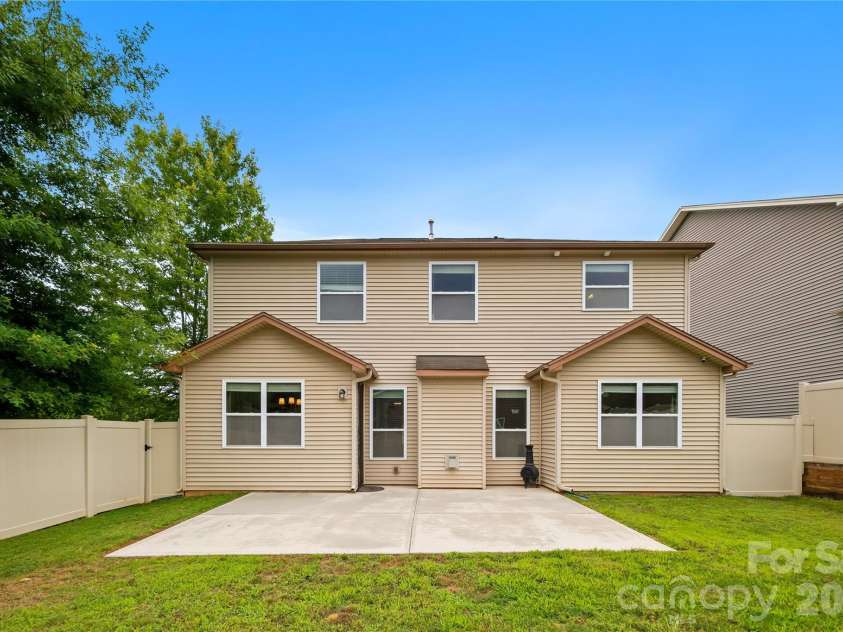 7202 Toxaway Lane, Charlotte, NC 28269.  MLS# CAR4389424, YatesRealty ID 29966. 