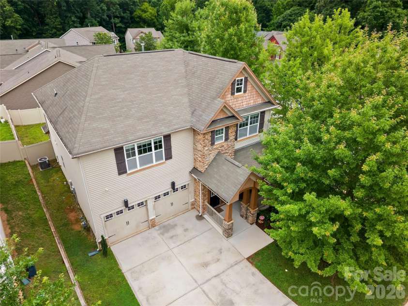 7202 Toxaway Lane, Charlotte, NC 28269.  MLS# CAR4389424, YatesRealty ID 29966. 