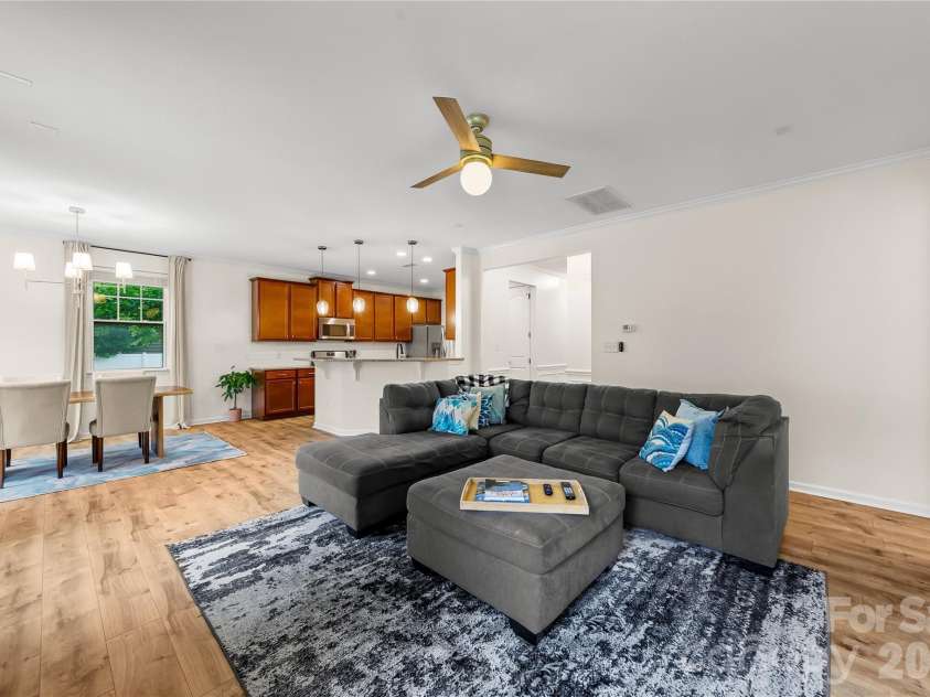 7202 Toxaway Lane, Charlotte, NC 28269.  MLS# CAR4389424, YatesRealty ID 29966. 