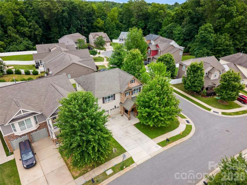 7202 Toxaway Lane, Charlotte, NC 28269.  MLS# CAR4389424, YatesRealty ID 29966. Corner lot