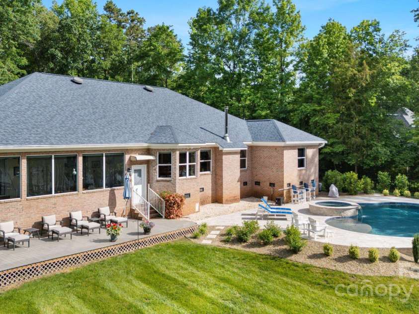 408 Emerald Bay Drive, Salisbury, NC 28146.  MLS# CAR4258311, YatesRealty ID 29967. 