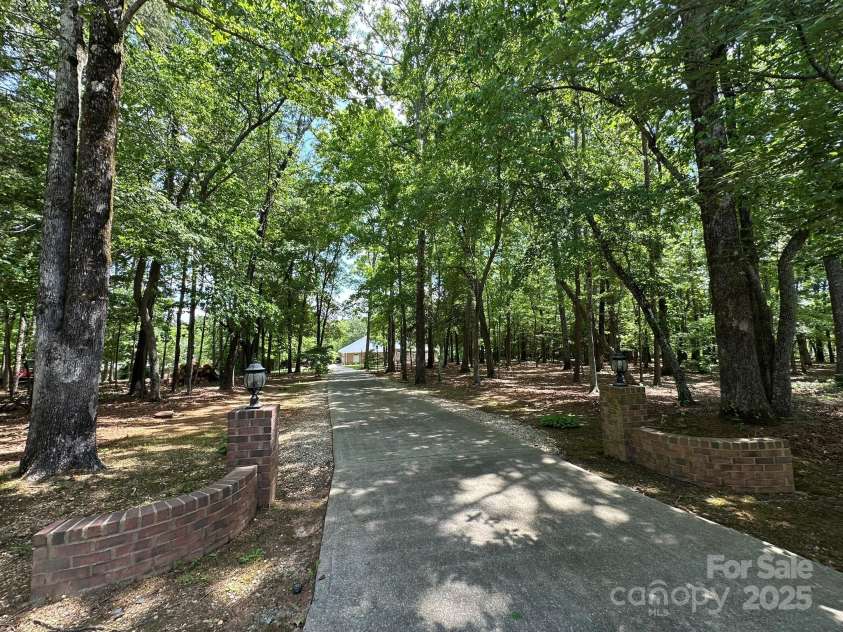 408 Emerald Bay Drive, Salisbury, NC 28146.  MLS# CAR4258311, YatesRealty ID 29967. 