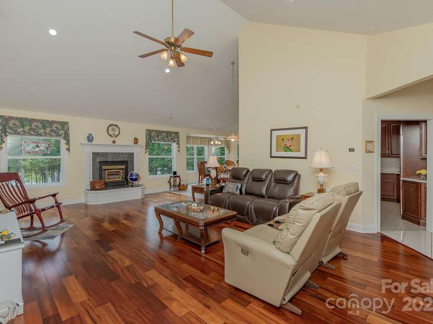 408 Emerald Bay Drive, Salisbury, NC 28146.  MLS# CAR4258311, YatesRealty ID 29967. 