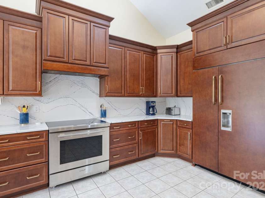 408 Emerald Bay Drive, Salisbury, NC 28146.  MLS# CAR4258311, YatesRealty ID 29967. 