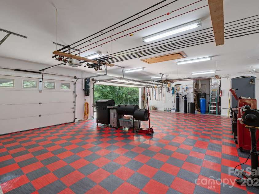 408 Emerald Bay Drive, Salisbury, NC 28146.  MLS# CAR4258311, YatesRealty ID 29967. 