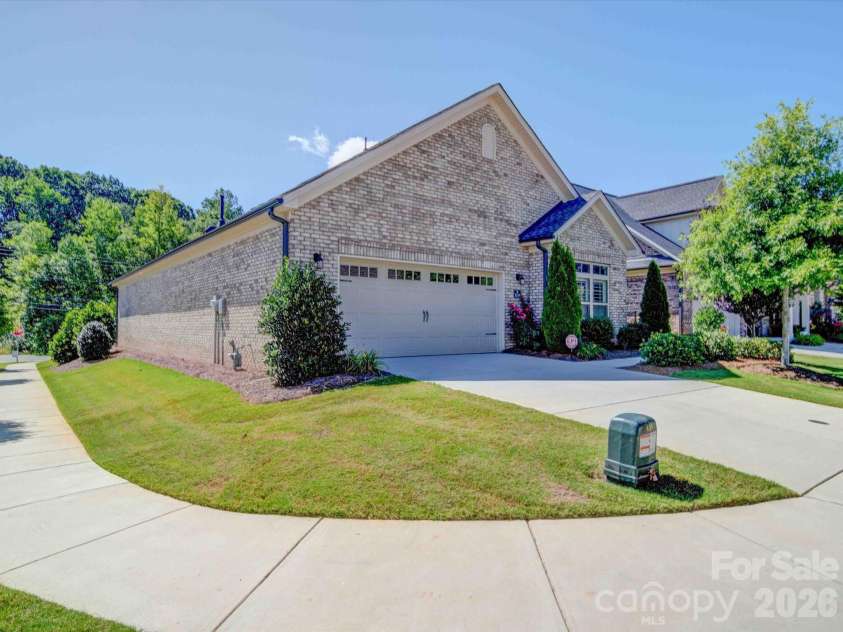 5218 Courtyard Lane, Belmont, NC 28012.  MLS# CAR4388792, YatesRealty ID 29967. 