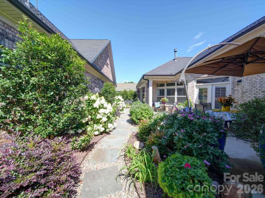 5218 Courtyard Lane, Belmont, NC 28012.  MLS# CAR4388792, YatesRealty ID 29967. 