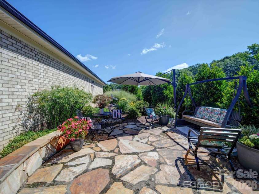 5218 Courtyard Lane, Belmont, NC 28012.  MLS# CAR4388792, YatesRealty ID 29967. 