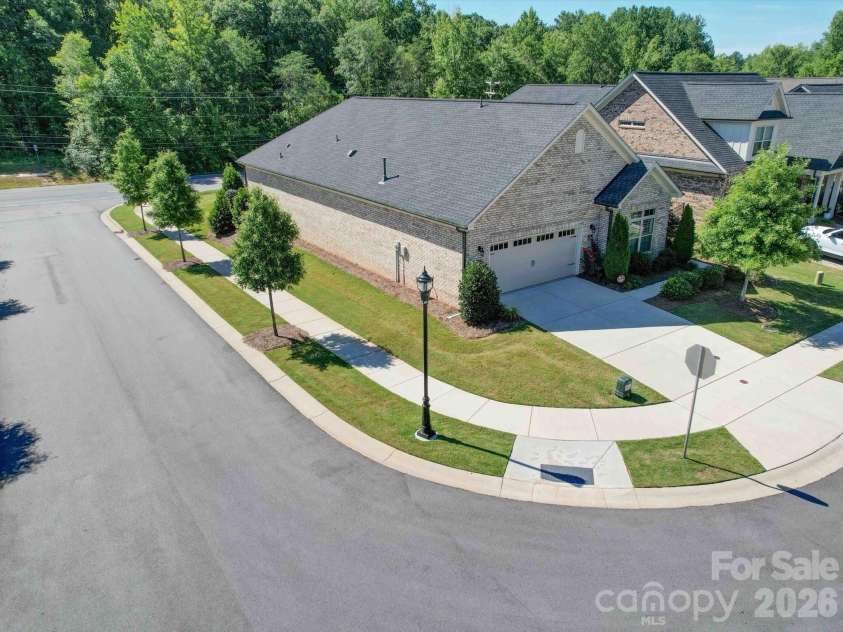 5218 Courtyard Lane, Belmont, NC 28012.  MLS# CAR4388792, YatesRealty ID 29967. 
