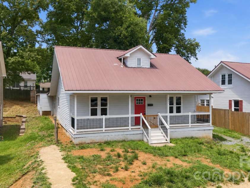 511 Johnson Street, Monroe, NC 28112.  MLS# CAR4388865, YatesRealty ID 29969. 