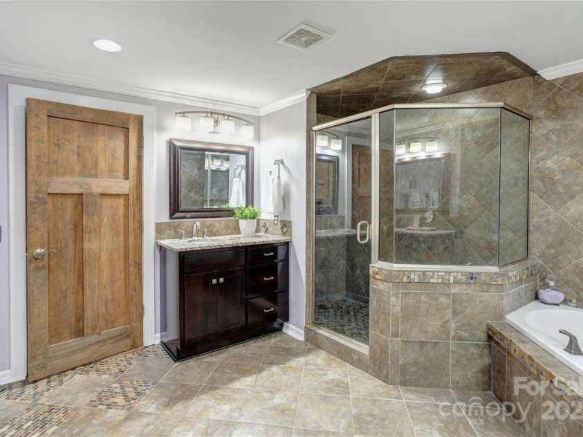 206 Coley Street, Kannapolis, NC 28083.  MLS# CAR4286135, YatesRealty ID 29970. 