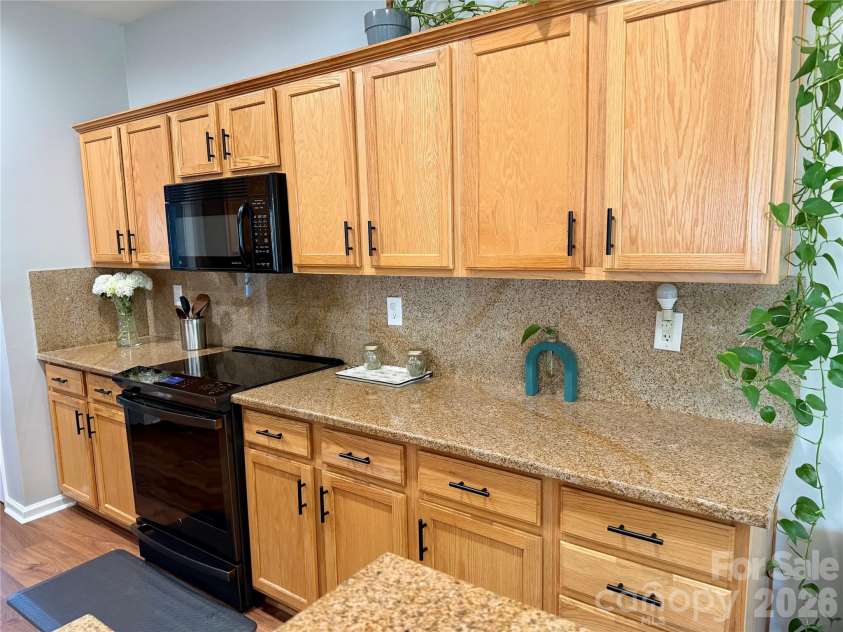 11719 Royal Castle Court, Charlotte, NC 28277.  MLS# CAR4390240, YatesRealty ID 29971. Kitchen