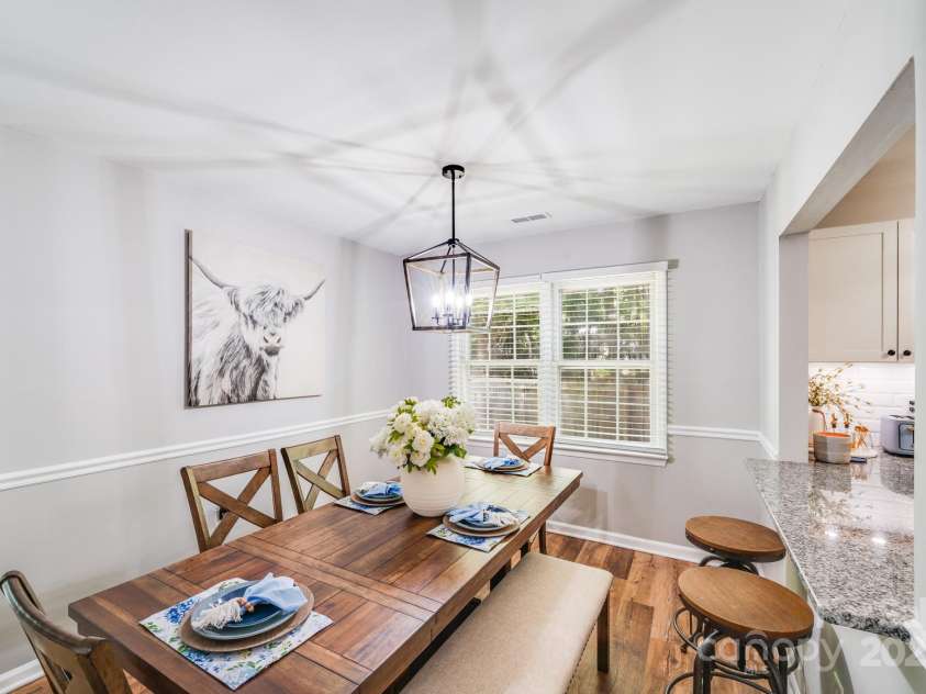 2301 Oldenburg Drive, Charlotte, NC 29210.  MLS# CAR4287706, YatesRealty ID 29971. 