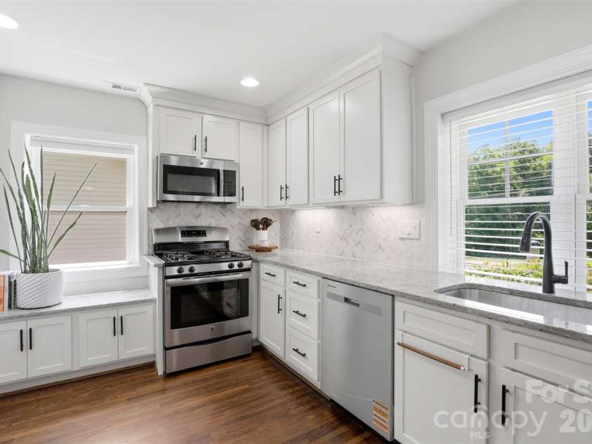 1919 Merriman Avenue, Charlotte, NC 28203.  MLS# CAR4391251, YatesRealty ID 29973. 