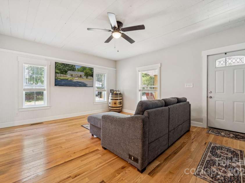 249 Institute Street, Mooresville, NC 28115.  MLS# CAR4284830, YatesRealty ID 29973. 