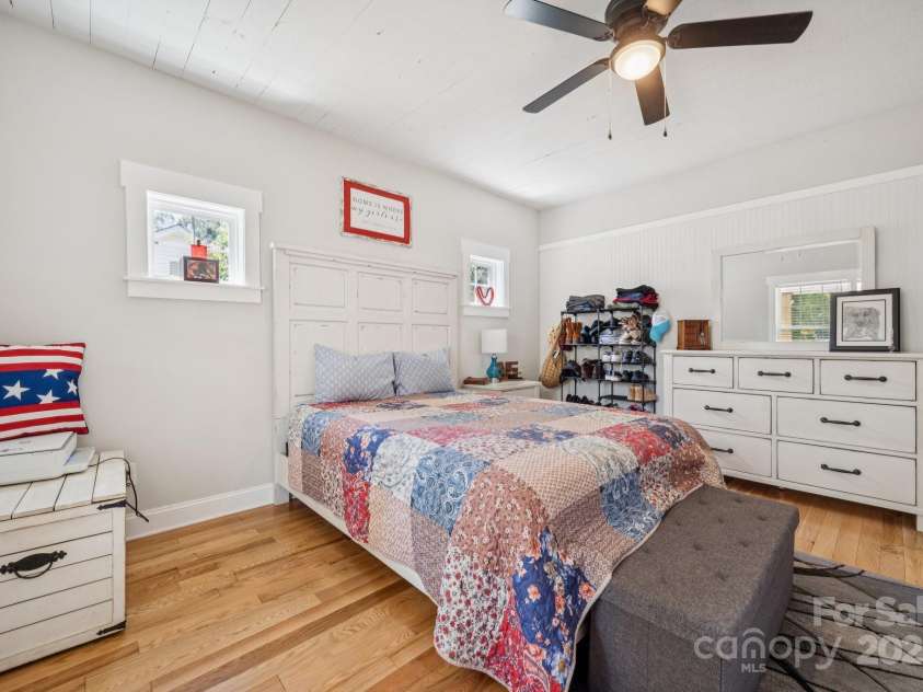 249 Institute Street, Mooresville, NC 28115.  MLS# CAR4284830, YatesRealty ID 29973. 