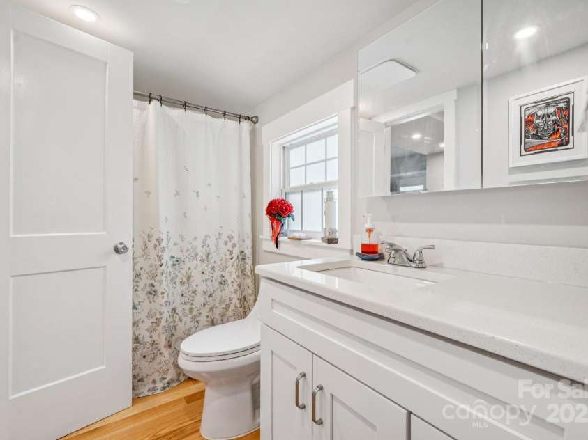 249 Institute Street, Mooresville, NC 28115.  MLS# CAR4284830, YatesRealty ID 29973. 