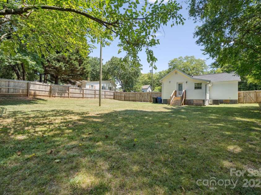 249 Institute Street, Mooresville, NC 28115.  MLS# CAR4284830, YatesRealty ID 29973. 