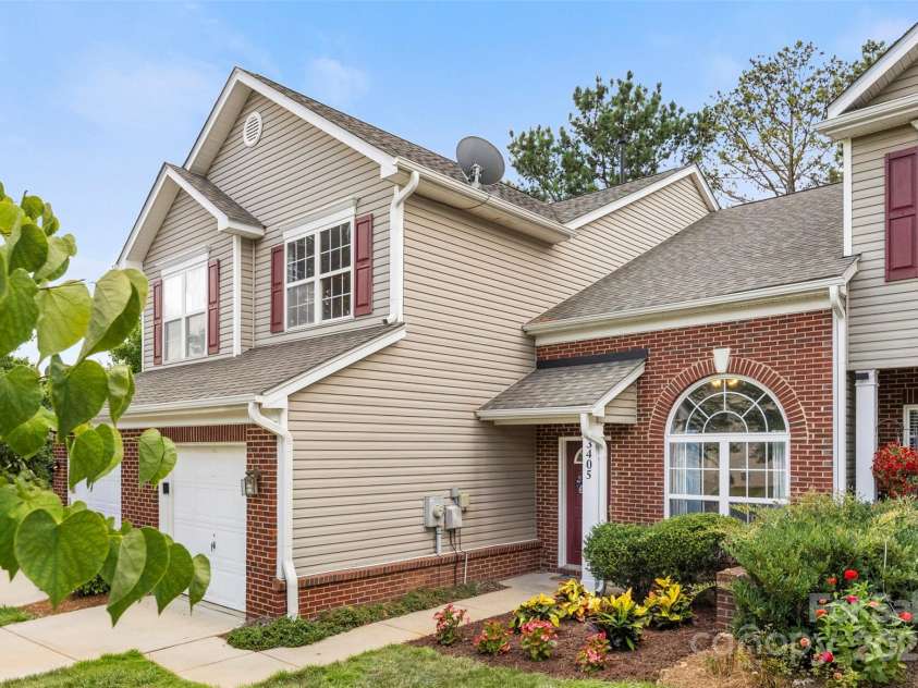 3405 Summerfield Ridge Lane, Matthews, NC 28105.  MLS# CAR4282032, YatesRealty ID 29974. 