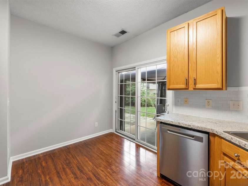 3405 Summerfield Ridge Lane, Matthews, NC 28105.  MLS# CAR4282032, YatesRealty ID 29974. 