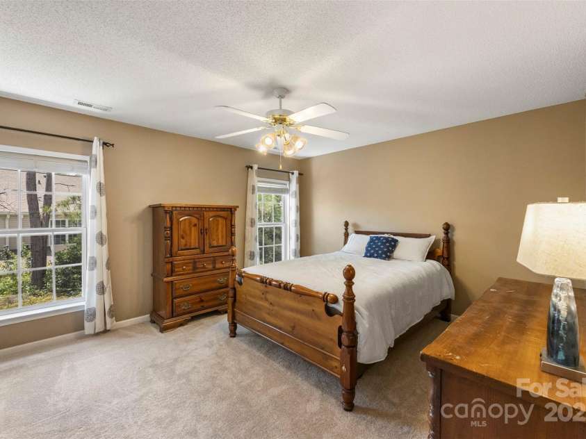 3405 Summerfield Ridge Lane, Matthews, NC 28105.  MLS# CAR4282032, YatesRealty ID 29974. 