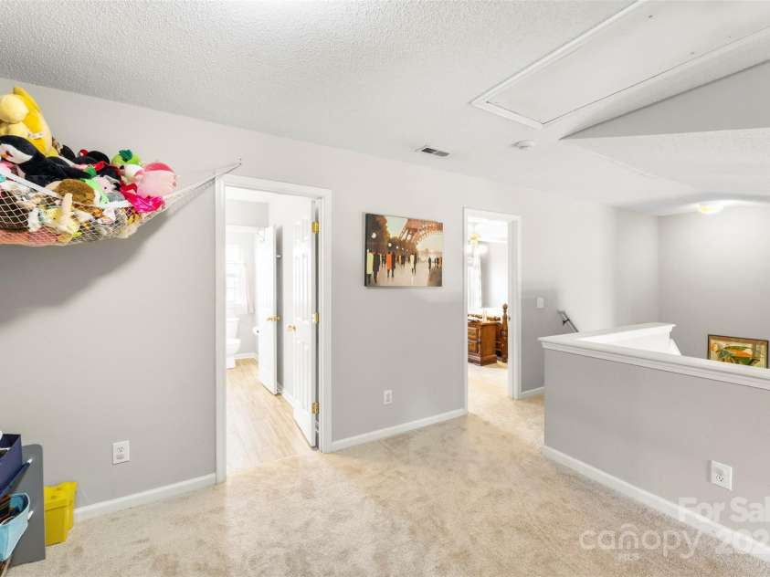 3405 Summerfield Ridge Lane, Matthews, NC 28105.  MLS# CAR4282032, YatesRealty ID 29974. 