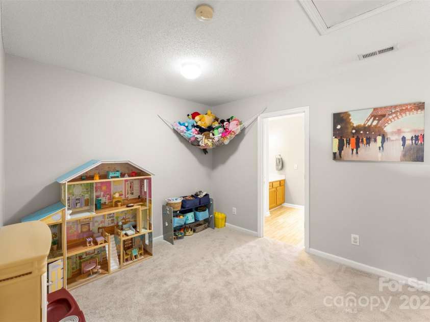 3405 Summerfield Ridge Lane, Matthews, NC 28105.  MLS# CAR4282032, YatesRealty ID 29974. 