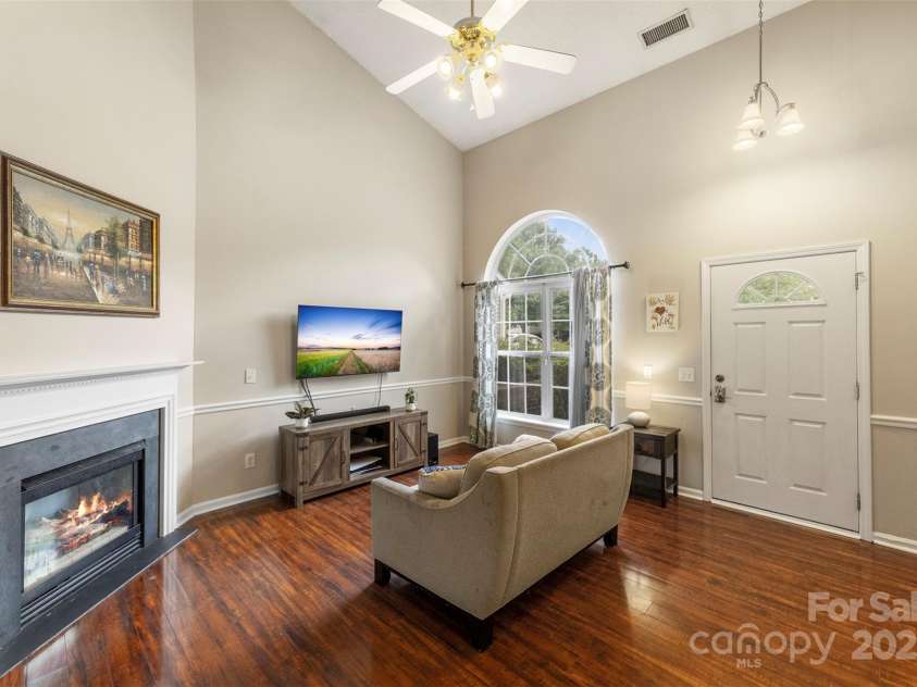 3405 Summerfield Ridge Lane, Matthews, NC 28105.  MLS# CAR4282032, YatesRealty ID 29974. 