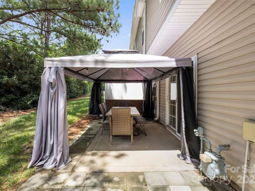 3405 Summerfield Ridge Lane, Matthews, NC 28105.  MLS# CAR4282032, YatesRealty ID 29974. 