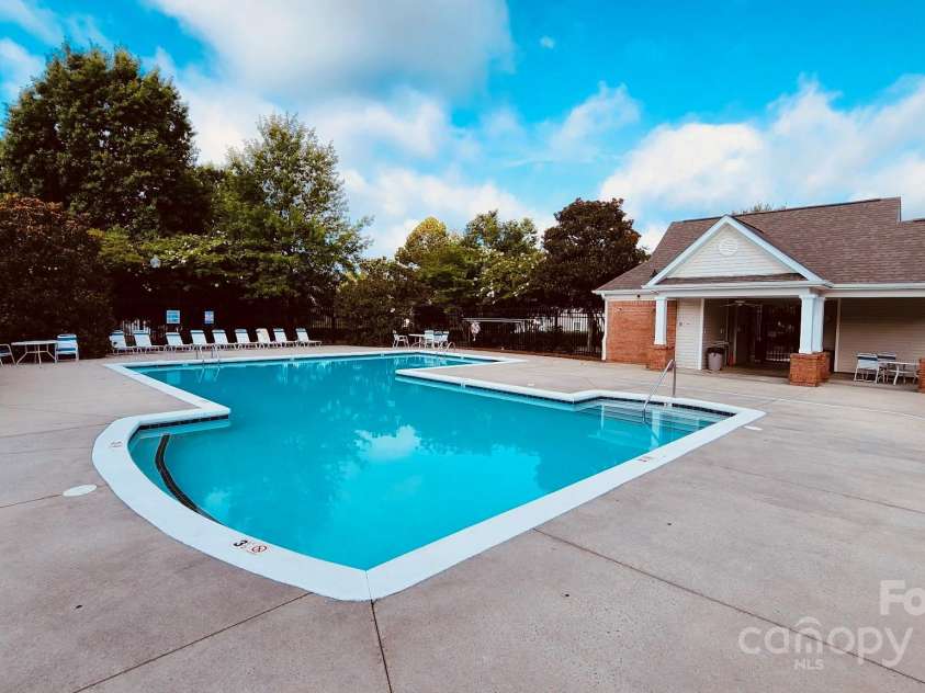 3405 Summerfield Ridge Lane, Matthews, NC 28105.  MLS# CAR4282032, YatesRealty ID 29974. 