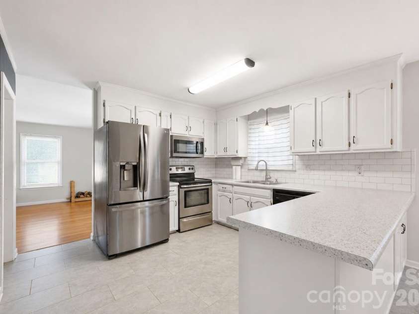 4548 Tree Haven Court, Gastonia, NC 28056.  MLS# CAR4391571, YatesRealty ID 29974. 