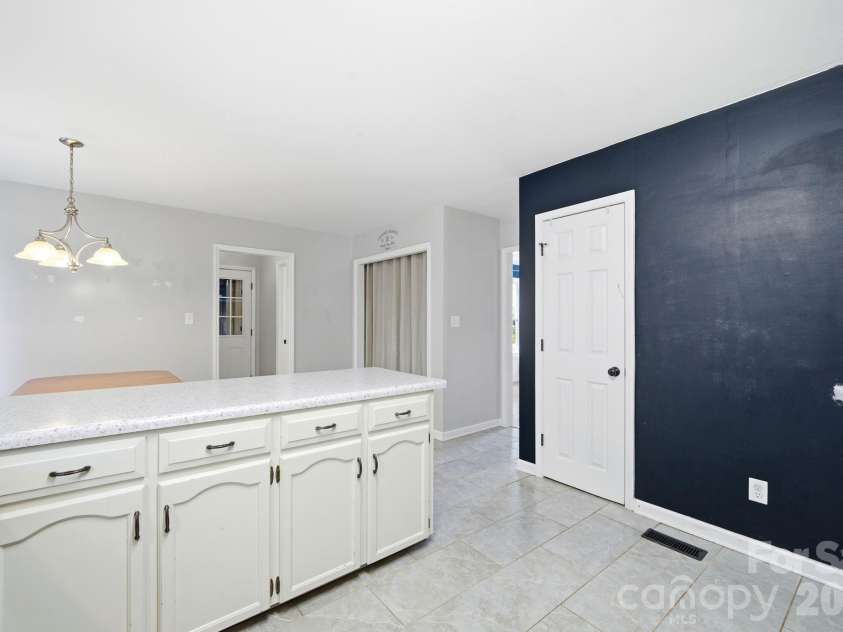 4548 Tree Haven Court, Gastonia, NC 28056.  MLS# CAR4391571, YatesRealty ID 29974. 