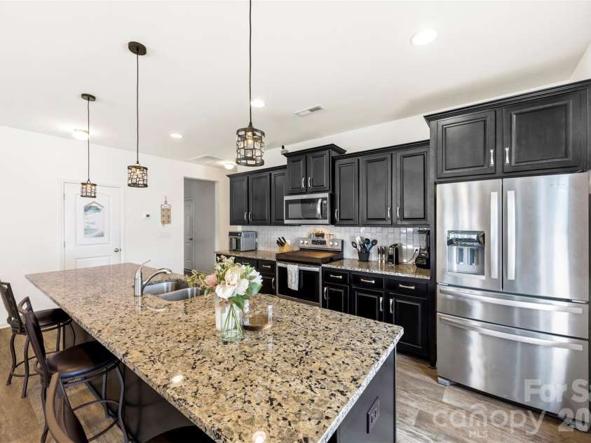 3009 Pinehills Way, Mount Holly, NC 28120.  MLS# CAR4388074, YatesRealty ID 29975. Kitchen