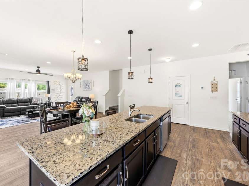3009 Pinehills Way, Mount Holly, NC 28120.  MLS# CAR4388074, YatesRealty ID 29975. Kitchen