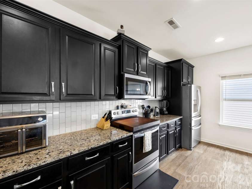 3009 Pinehills Way, Mount Holly, NC 28120.  MLS# CAR4388074, YatesRealty ID 29975. Kitchen