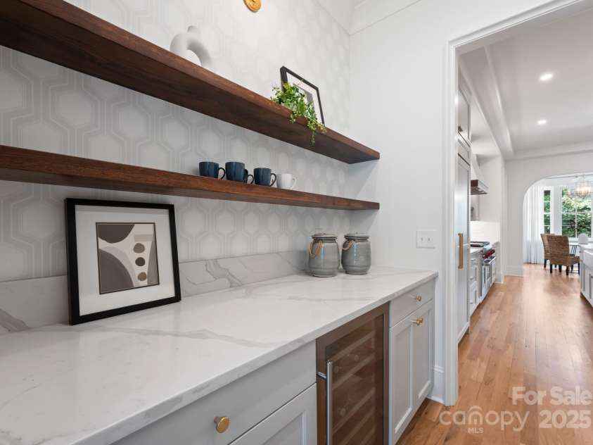 6505 Folger Drive, Charlotte, NC 28270.  MLS# CAR4268431, YatesRealty ID 29976. 