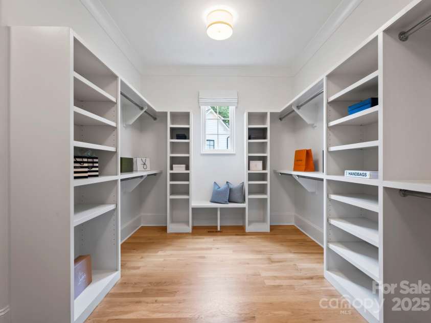6505 Folger Drive, Charlotte, NC 28270.  MLS# CAR4268431, YatesRealty ID 29976. 