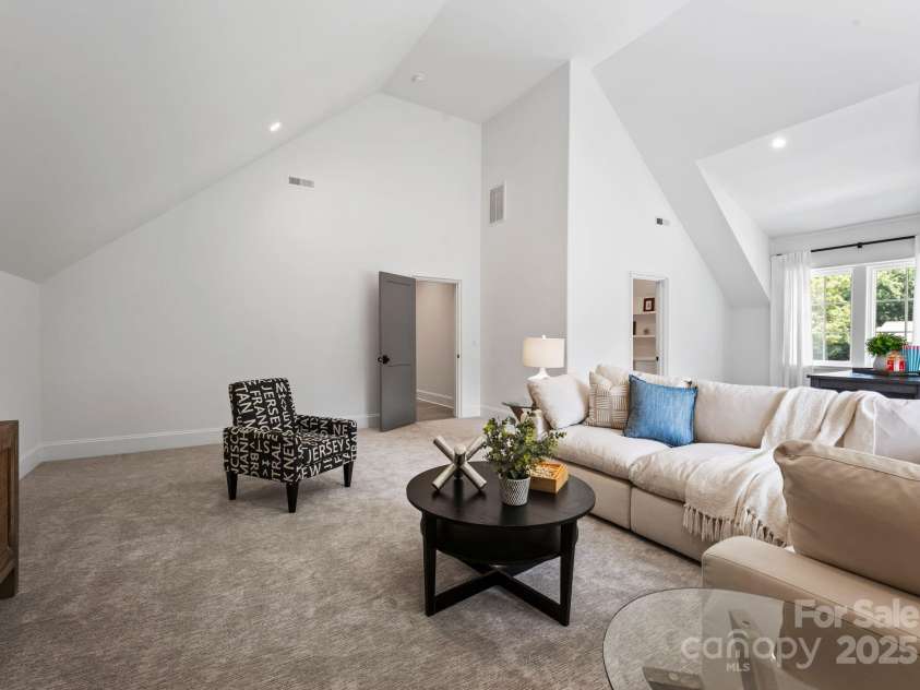 6505 Folger Drive, Charlotte, NC 28270.  MLS# CAR4268431, YatesRealty ID 29976. 
