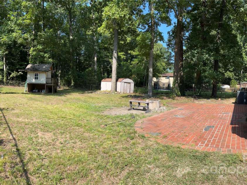 6325 Judas Tree Lane, Charlotte, NC 28227.  MLS# CAR4286386, YatesRealty ID 29977. 