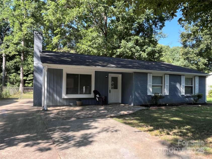 6325 Judas Tree Lane, Charlotte, NC 28227.  MLS# CAR4286386, YatesRealty ID 29977. 