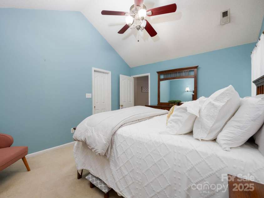 11911 Brownestone View Drive, Charlotte, NC 28269.  MLS# CAR4272115, YatesRealty ID 29978. 