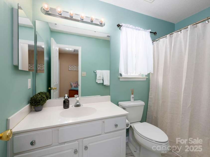 11911 Brownestone View Drive, Charlotte, NC 28269.  MLS# CAR4272115, YatesRealty ID 29978. 