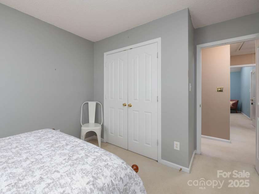 11911 Brownestone View Drive, Charlotte, NC 28269.  MLS# CAR4272115, YatesRealty ID 29978. 