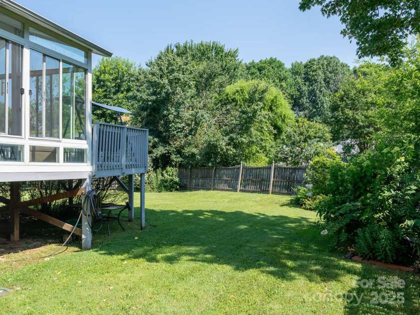 11911 Brownestone View Drive, Charlotte, NC 28269.  MLS# CAR4272115, YatesRealty ID 29978. 