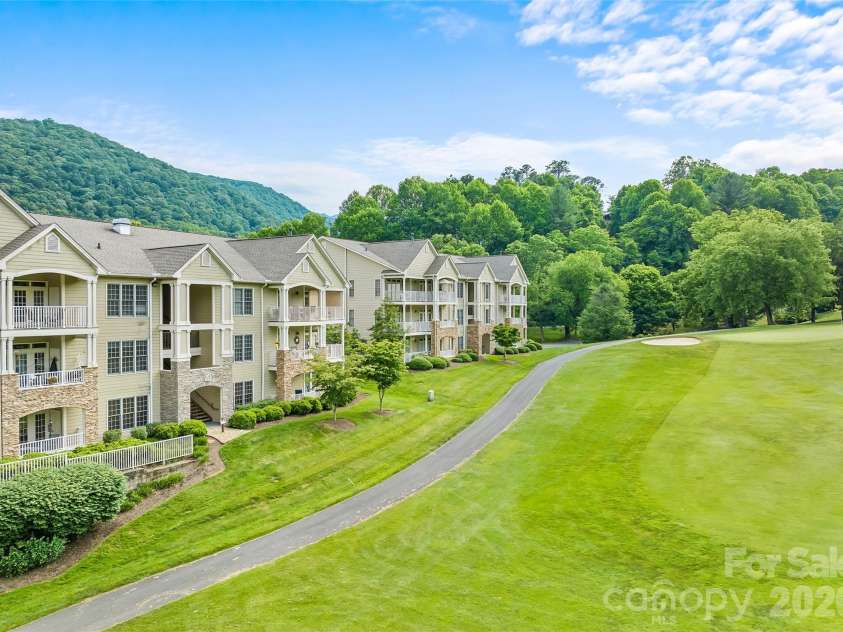65 Glenview Lane, Maggie Valley, NC 28751.  MLS# CAR4390866, YatesRealty ID 29978. 