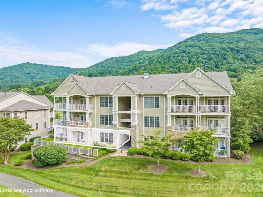65 Glenview Lane, Maggie Valley, NC 28751.  MLS# CAR4390866, YatesRealty ID 29978. 