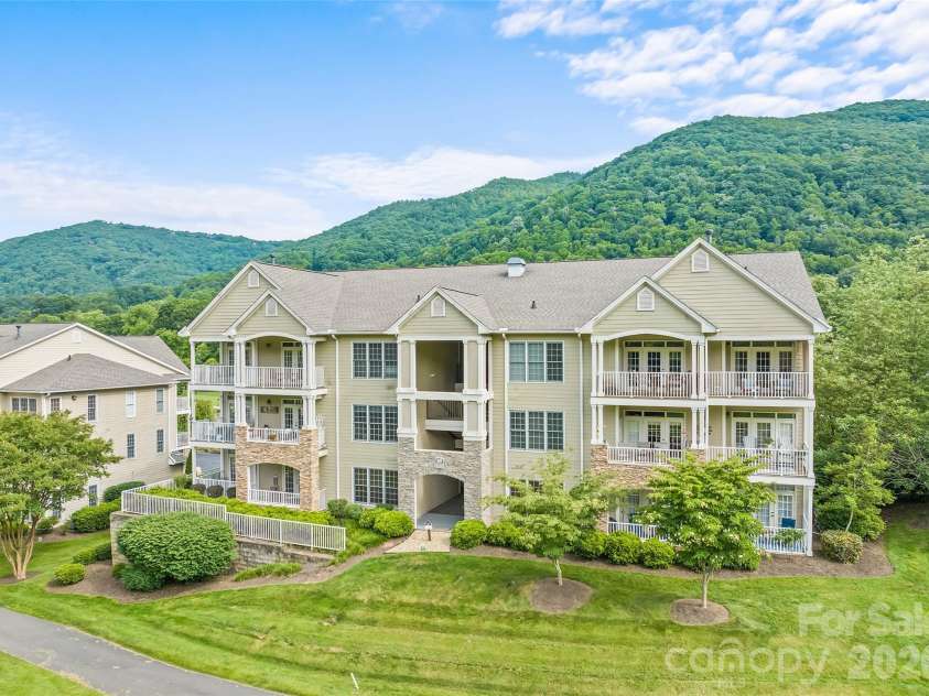 65 Glenview Lane, Maggie Valley, NC 28751.  MLS# CAR4390866, YatesRealty ID 29978. 