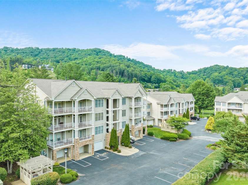 65 Glenview Lane, Maggie Valley, NC 28751.  MLS# CAR4390866, YatesRealty ID 29978. 