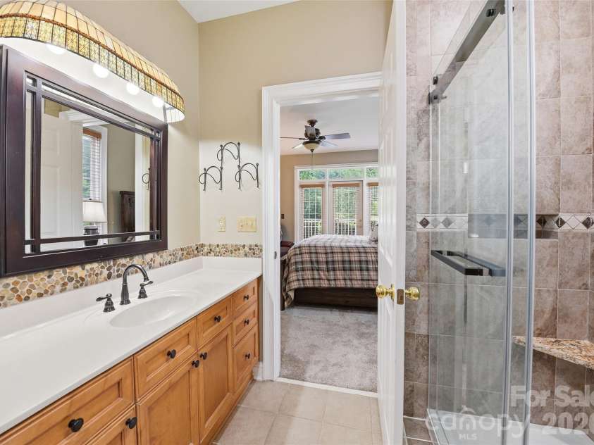 65 Glenview Lane, Maggie Valley, NC 28751.  MLS# CAR4390866, YatesRealty ID 29978. Primary Bathroom
