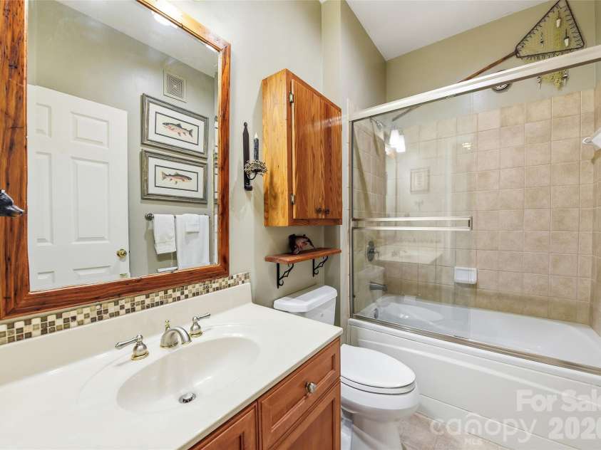 65 Glenview Lane, Maggie Valley, NC 28751.  MLS# CAR4390866, YatesRealty ID 29978. Secondary/Guest Bathroom
